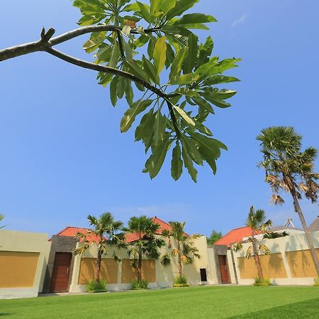 Putri Bali Villa Seminyak Exterior foto